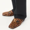Babouches Valentino Garavani en cuir velours avec imprimé Fauve Eclat