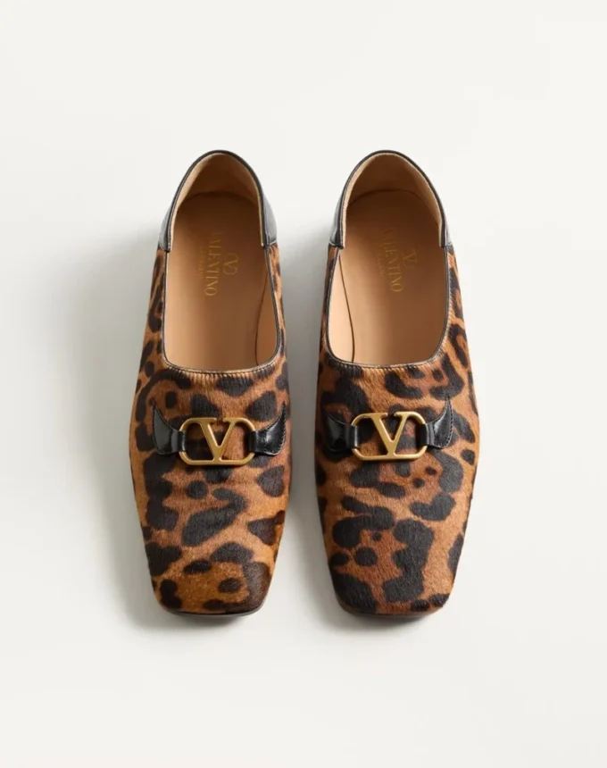 Babouches Valentino Garavani en cuir velours avec imprimé Fauve Eclat