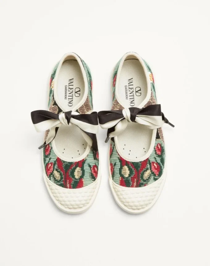 Ballerines Bay By Bay en tissu jacquard avec broderies florales Ballerines Bay By Bay en tissu jacquard avec broderies florales