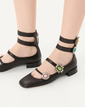 Ballerines à lanières en cuir de chevreau avec boutons bijoux 20 mm