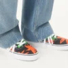 Baskets basses en tissu Valentino Garavani et Vans avec imprimé VLogo Checkerboard et imprimé Tropical Leaves Baskets basses en tissu Valentino Garavani et Vans avec imprimé VLogo Checkerboard et imprimé Tropical Leaves