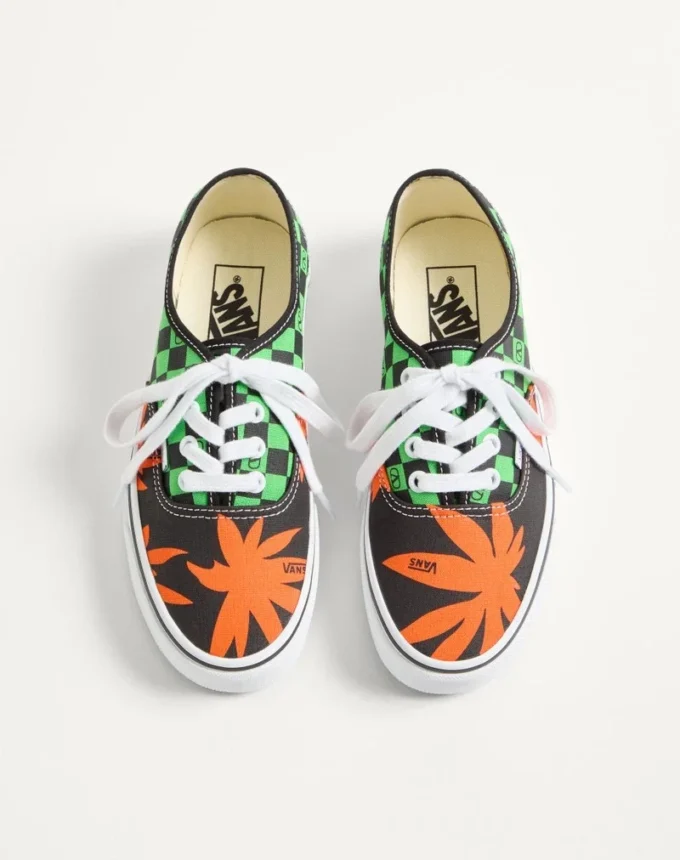 Baskets basses en tissu Valentino Garavani et Vans avec imprimé VLogo Checkerboard et imprimé Tropical Leaves Baskets basses en tissu Valentino Garavani et Vans avec imprimé VLogo Checkerboard et imprimé Tropical Leaves