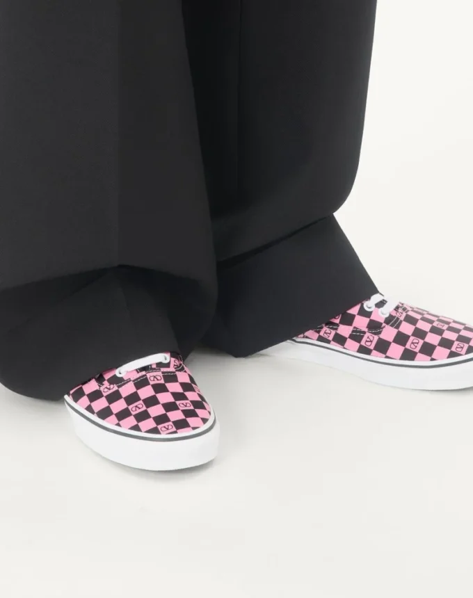 Baskets basses Valentino Garavani et Vans en tissu avec imprimé VLogo Checkerboard Baskets basses Valentino Garavani et Vans en tissu avec imprimé VLogo Checkerboard