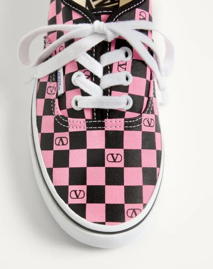 Baskets basses Valentino Garavani et Vans en tissu avec imprimé VLogo Checkerboard Baskets basses Valentino Garavani et Vans en tissu avec imprimé VLogo Checkerboard