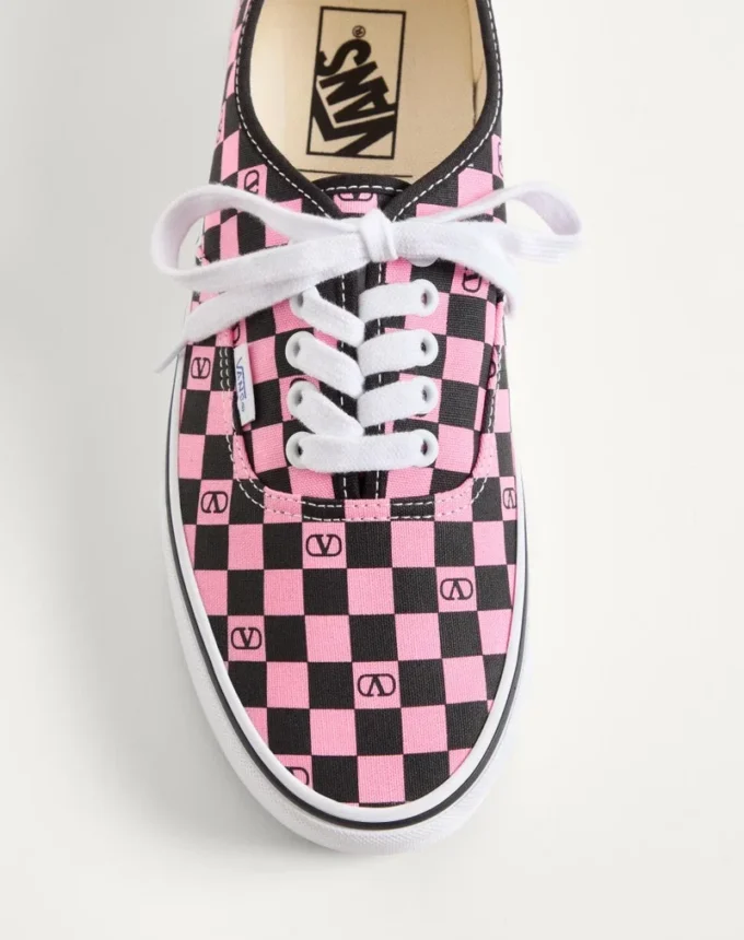 Baskets basses Valentino Garavani et Vans en tissu avec imprimé VLogo Checkerboard Baskets basses Valentino Garavani et Vans en tissu avec imprimé VLogo Checkerboard