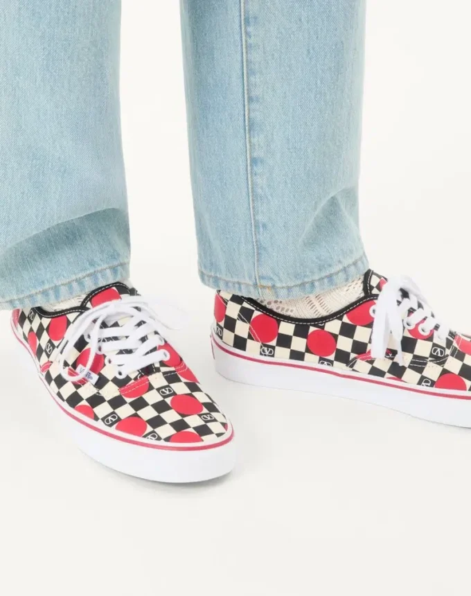 Baskets basses Valentino Garavani et Vans en tissu avec imprimé VLogo Checkerboard et détails à pois Baskets basses Valentino Garavani et Vans en tissu avec imprimé VLogo Checkerboard et détails à pois
