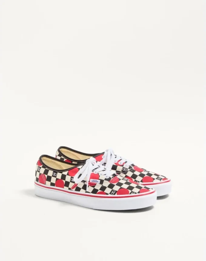 Baskets basses Valentino Garavani et Vans en tissu avec imprimé VLogo Checkerboard et détails à pois Baskets basses Valentino Garavani et Vans en tissu avec imprimé VLogo Checkerboard et détails à pois