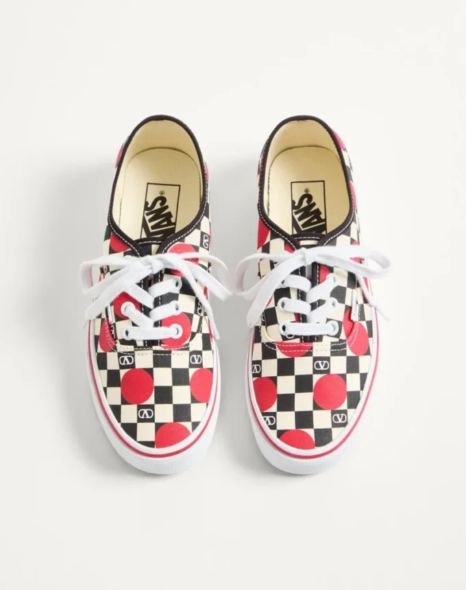 Baskets basses Valentino Garavani et Vans en tissu avec imprimé VLogo Checkerboard et détails à pois Baskets basses Valentino Garavani et Vans en tissu avec imprimé VLogo Checkerboard et détails à pois