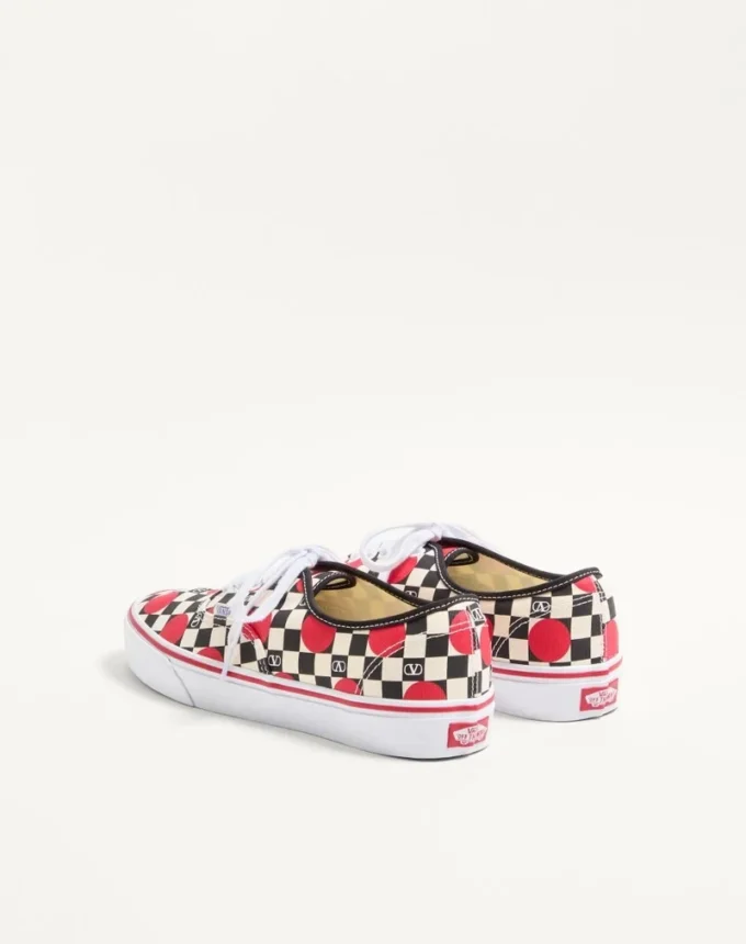 Baskets basses Valentino Garavani et Vans en tissu avec imprimé VLogo Checkerboard et détails à pois Baskets basses Valentino Garavani et Vans en tissu avec imprimé VLogo Checkerboard et détails à pois