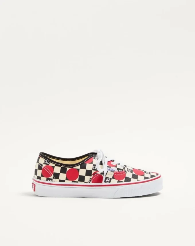 Baskets basses Valentino Garavani et Vans en tissu avec imprimé VLogo Checkerboard et détails à pois Baskets basses Valentino Garavani et Vans en tissu avec imprimé VLogo Checkerboard et détails à pois
