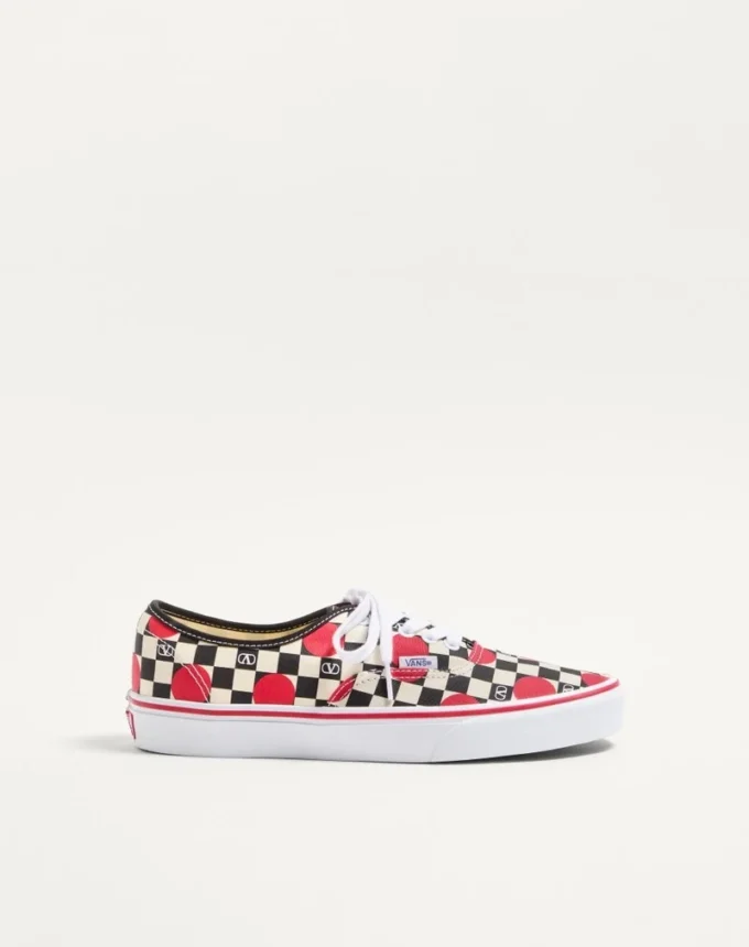 Baskets basses Valentino Garavani et Vans en tissu avec imprimé VLogo Checkerboard et détails à pois Baskets basses Valentino Garavani et Vans en tissu avec imprimé VLogo Checkerboard et détails à pois