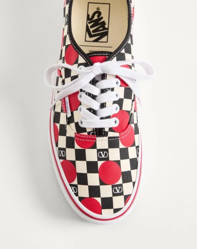 Baskets basses Valentino Garavani et Vans en tissu avec imprimé VLogo Checkerboard et détails à pois Baskets basses Valentino Garavani et Vans en tissu avec imprimé VLogo Checkerboard et détails à pois