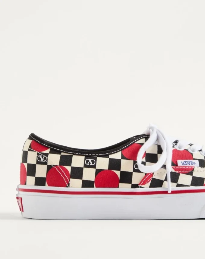 Baskets basses Valentino Garavani et Vans en tissu avec imprimé VLogo Checkerboard et détails à pois Baskets basses Valentino Garavani et Vans en tissu avec imprimé VLogo Checkerboard et détails à pois