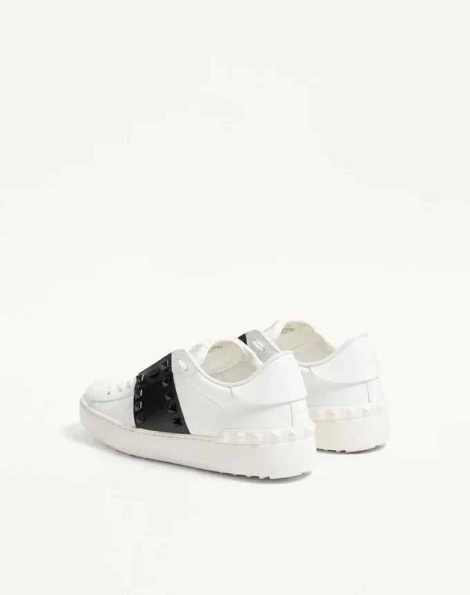 Baskets Rockstud Untitled en cuir de veau avec clous ton sur ton Baskets Rockstud Untitled en cuir de veau avec clous ton sur ton