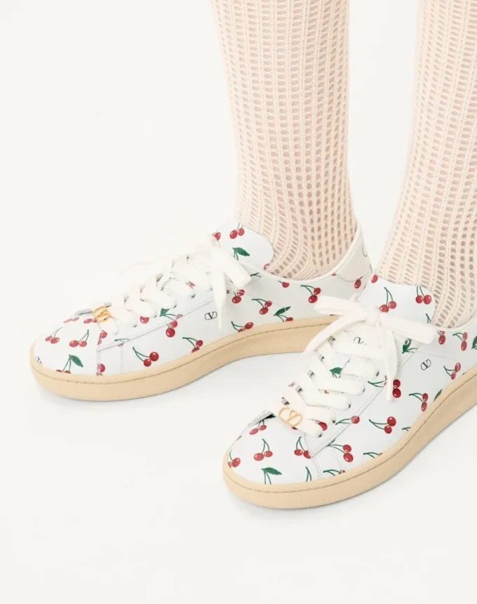 Baskets Royco en cuir nappa avec motif Cherryfic Baskets Royco en cuir nappa avec motif Cherryfic