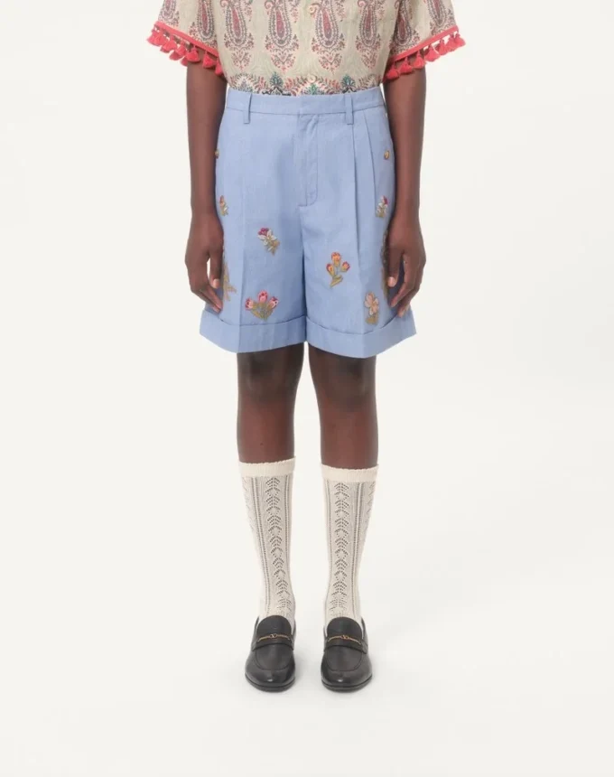 Bermuda en denim avec broderies Bermuda en denim avec broderies