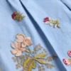 Bermuda en denim avec broderies Bermuda en denim avec broderies