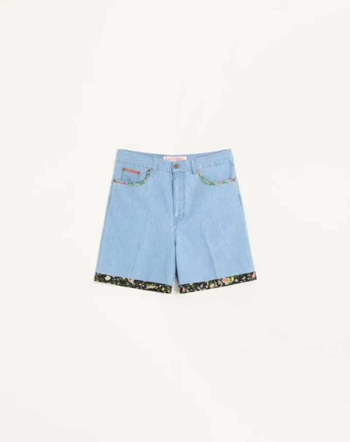 Bermuda en denim avec ourlet à imprimé floral Bermuda en denim avec ourlet à imprimé floral