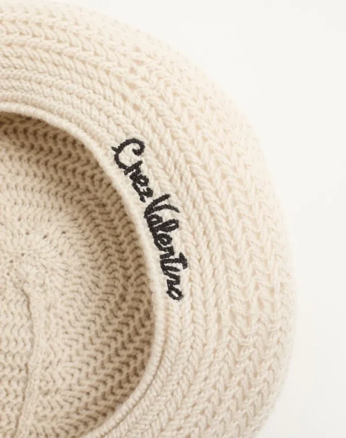 Bonnet en laine tricotée Chez Valentino