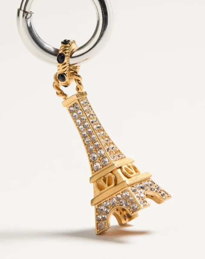 Boucle d’oreille unique Valentino Garavani Chez Valentino en métal et cristaux Swarovski® Boucle d’oreille unique Valentino Garavani Chez Valentino en métal et cristaux Swarovski®