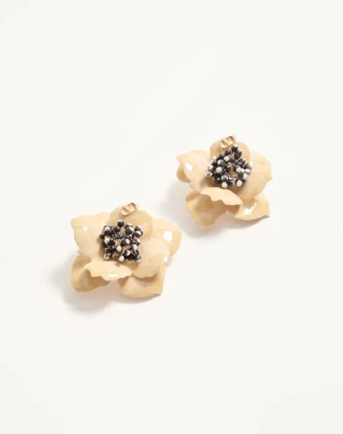 Boucles d’oreilles Fleur Lumineuse en métal, émail et tissu Boucles d’oreilles Fleur Lumineuse en métal, émail et tissu