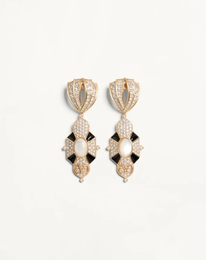 Boucles d’oreilles Pas Plus en métal, résine, émail et cristaux Swarovski® Boucles d’oreilles Pas Plus en métal, résine, émail et cristaux Swarovski®