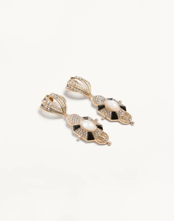 Boucles d’oreilles Pas Plus en métal, résine, émail et cristaux Swarovski® Boucles d’oreilles Pas Plus en métal, résine, émail et cristaux Swarovski®