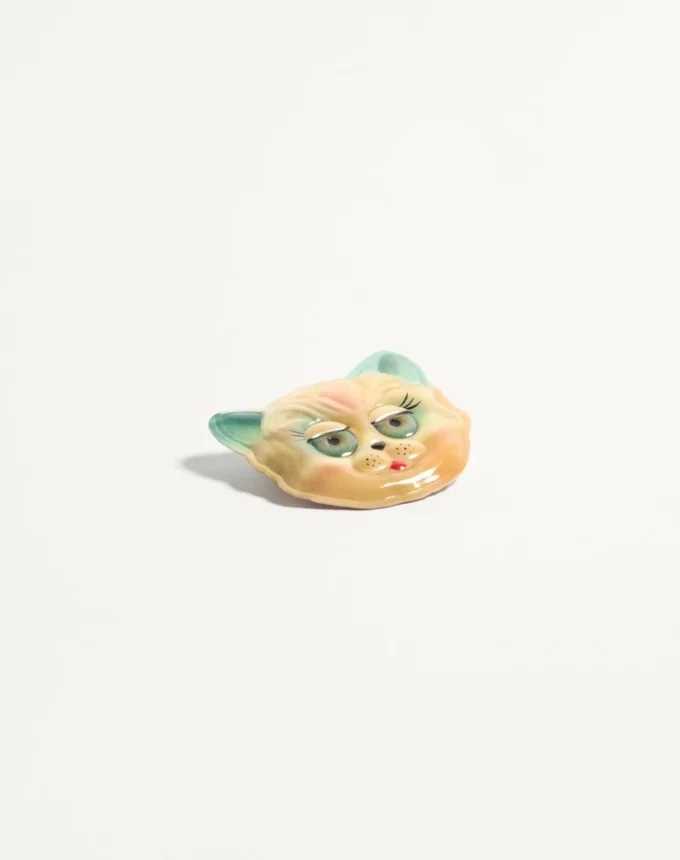 Broche en plastique Le Chat De La Maison
