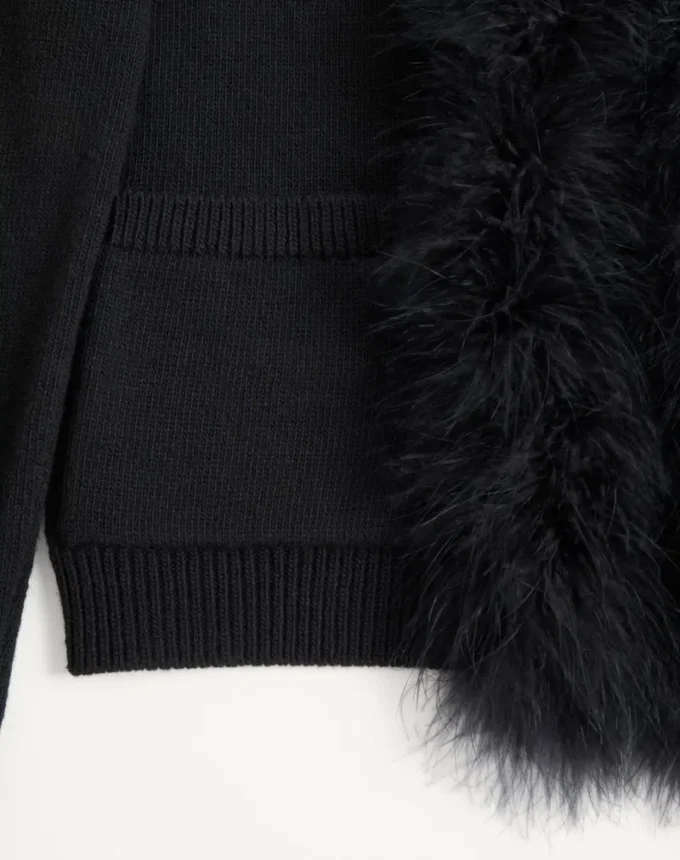 Cardigan en laine avec plumes Cardigan en laine avec plumes