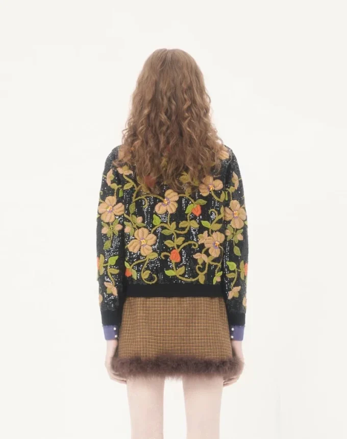 Cardigan en laine brodé Cardigan en laine brodé
