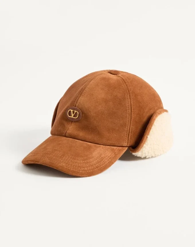 Casquette de baseball Valentino Garavani Vlogo Signature en daim et peau de mouton Casquette de baseball Valentino Garavani Vlogo Signature en daim et peau de mouton