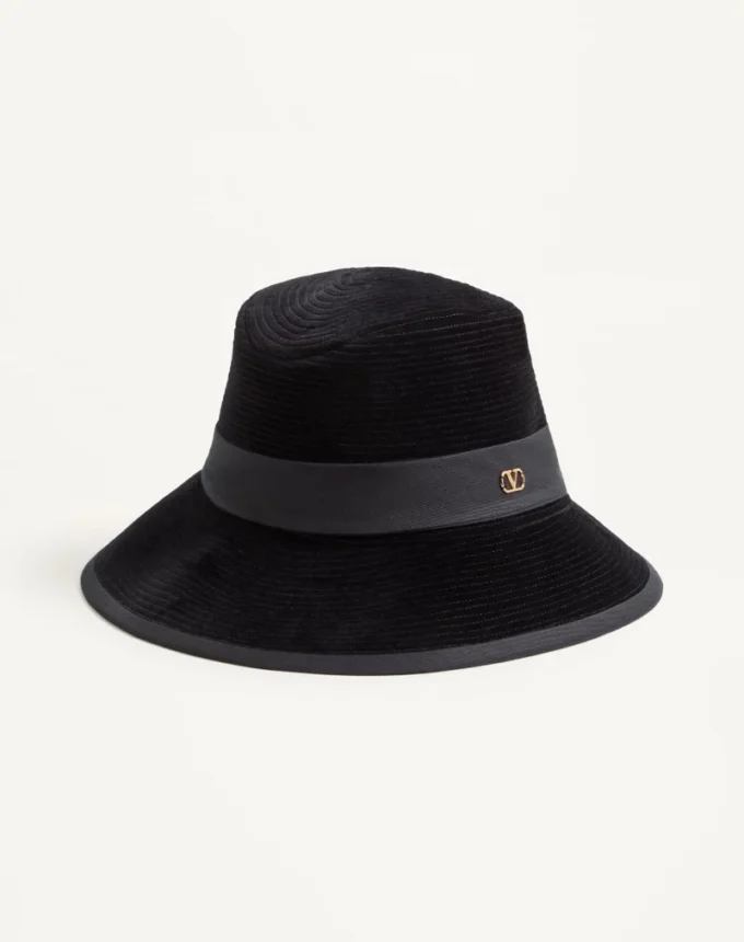Chapeau en coton VLogo Signature. Chapeau en coton VLogo Signature.