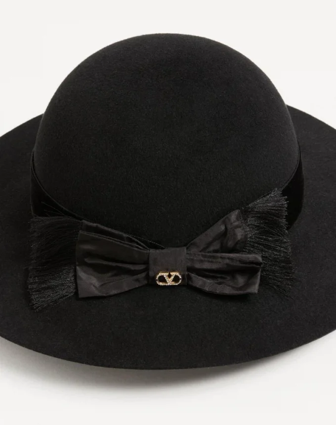 Chapeau Vlogo Signature en tissu lapin et velours avec nœud en taffetas Chapeau Vlogo Signature en tissu lapin et velours avec nœud en taffetas
