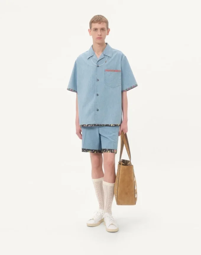 Chemise de bowling en denim avec bordure à imprimé floral Chemise de bowling en denim avec bordure à imprimé floral