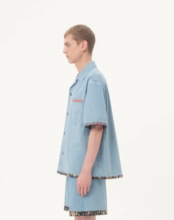 Chemise de bowling en denim avec bordure à imprimé floral Chemise de bowling en denim avec bordure à imprimé floral