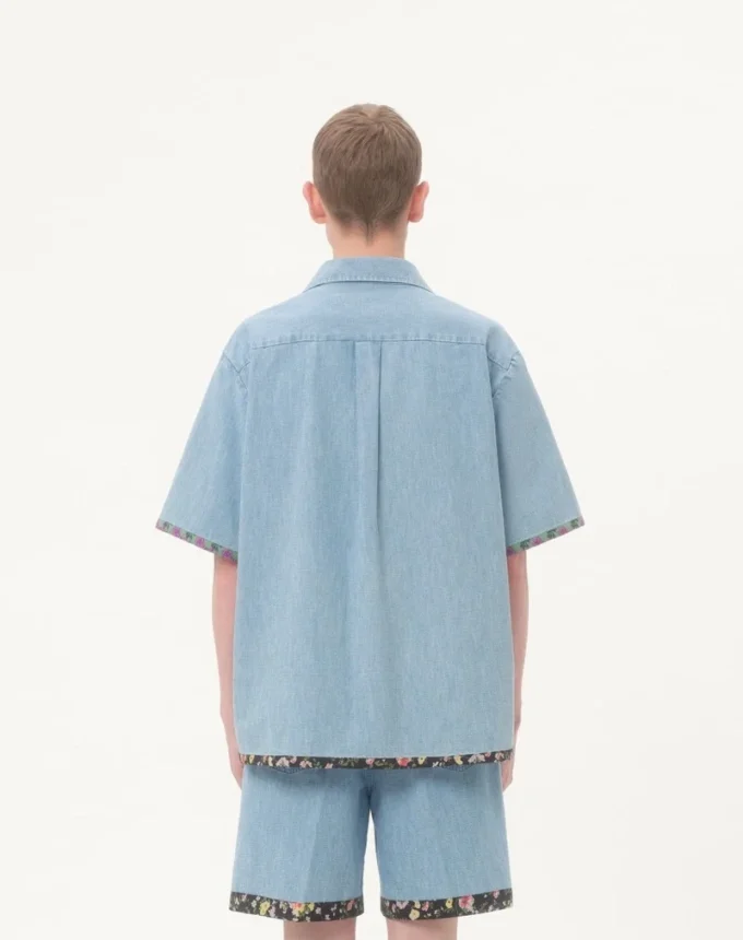 Chemise de bowling en denim avec bordure à imprimé floral Chemise de bowling en denim avec bordure à imprimé floral