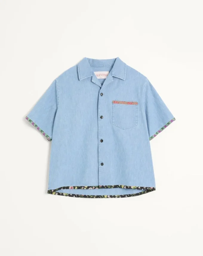 Chemise de bowling en denim avec bordure à imprimé floral Chemise de bowling en denim avec bordure à imprimé floral