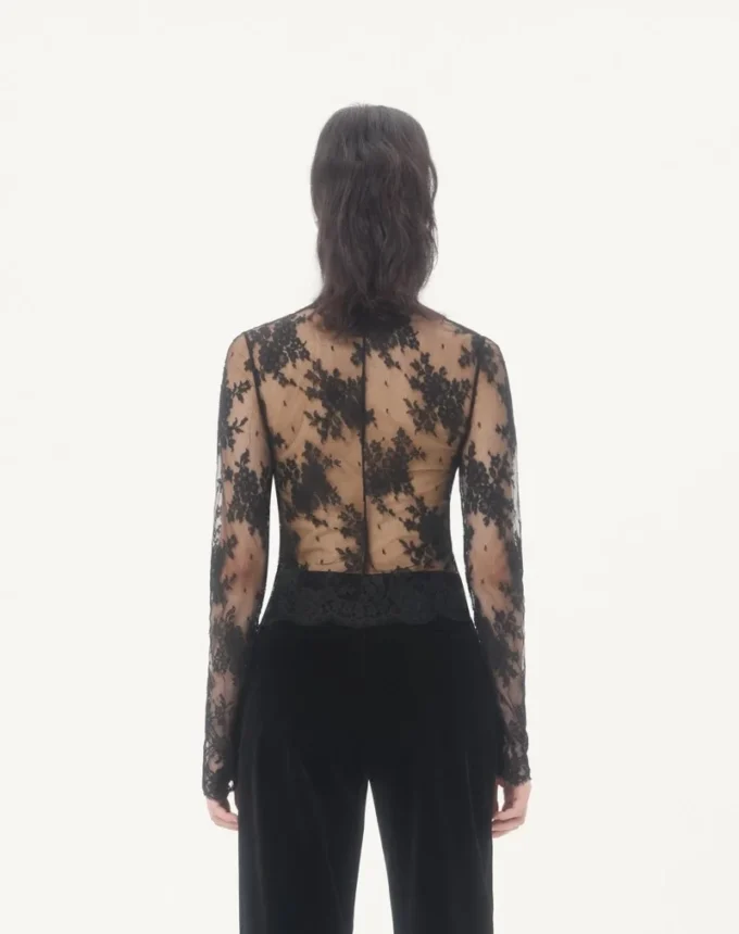 Chemise en dentelle avec nœuds Chemise en dentelle avec nœuds