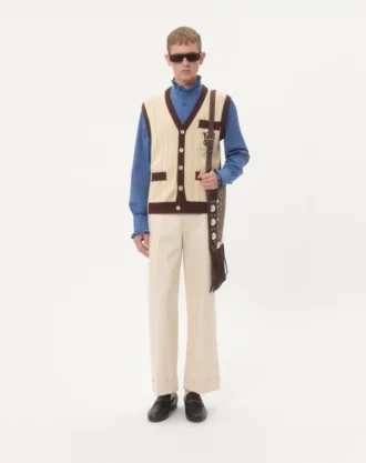 Chemise en popeline de coton avec plastron et volants Chemise en popeline de coton avec plastron et volants
