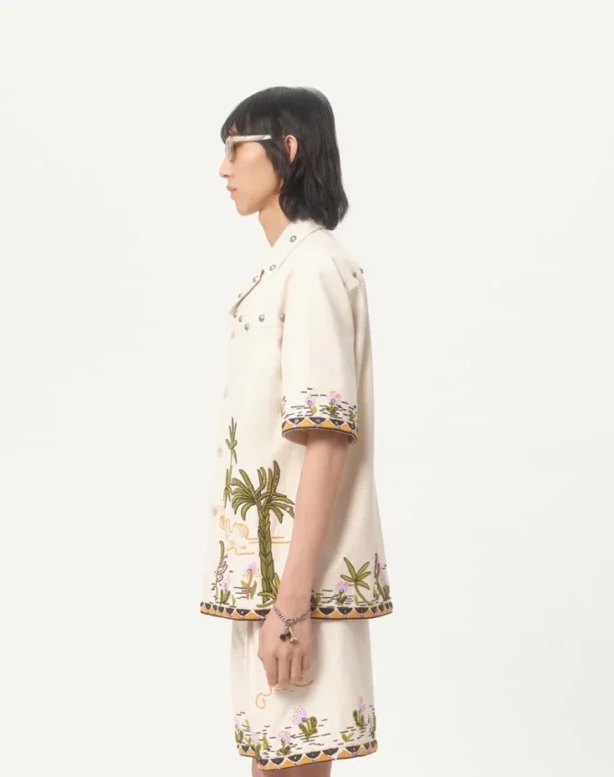 Chemise en toile de coton avec broderies florales Chemise en toile de coton avec broderies florales