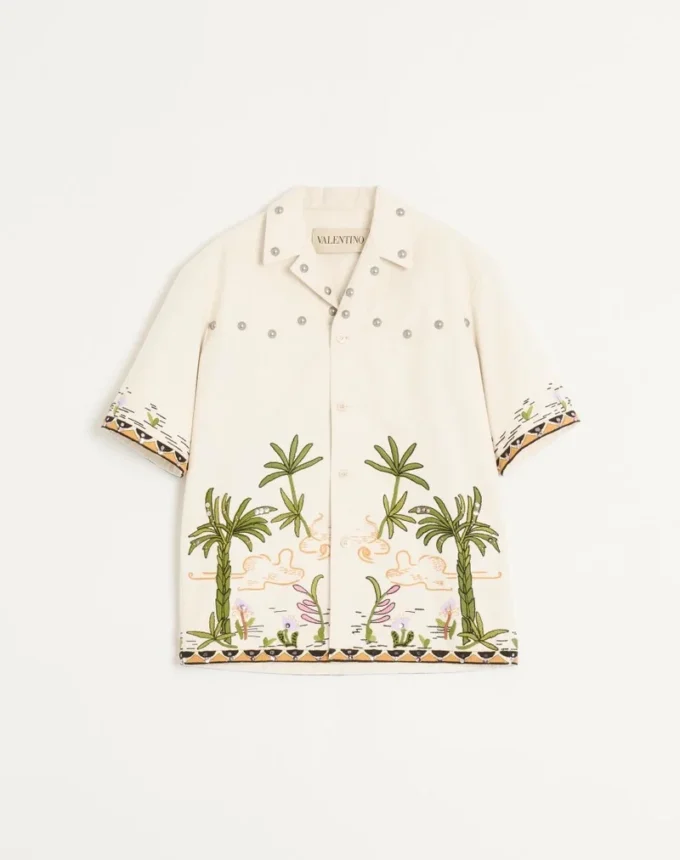 Chemise en toile de coton avec broderies florales Chemise en toile de coton avec broderies florales