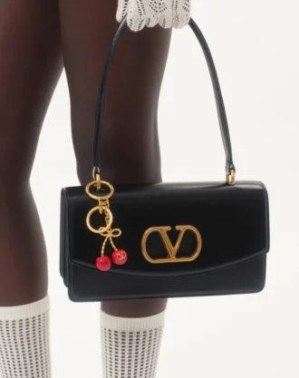 Chez Valentino Charm pour sac en métal et émail avec porte-clés