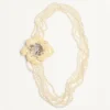 Collier Fleur Lumineuse en métal, émail, perles et tissu Collier Fleur Lumineuse en métal, émail, perles et tissu