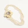 Collier Fleur Lumineuse en métal, émail, perles et tissu Collier Fleur Lumineuse en métal, émail, perles et tissu