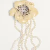 Collier Fleur Lumineuse en métal, émail, perles et tissu Collier Fleur Lumineuse en métal, émail, perles et tissu