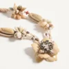 Collier Jardin Aquatique en métal, émail, tissu, coquillages, corail et perles naturelles Collier Jardin Aquatique en métal, émail, tissu, coquillages, corail et perles naturelles