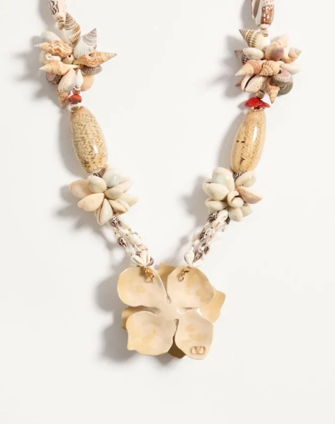 Collier Jardin Aquatique en métal, émail, tissu, coquillages, corail et perles naturelles Collier Jardin Aquatique en métal, émail, tissu, coquillages, corail et perles naturelles