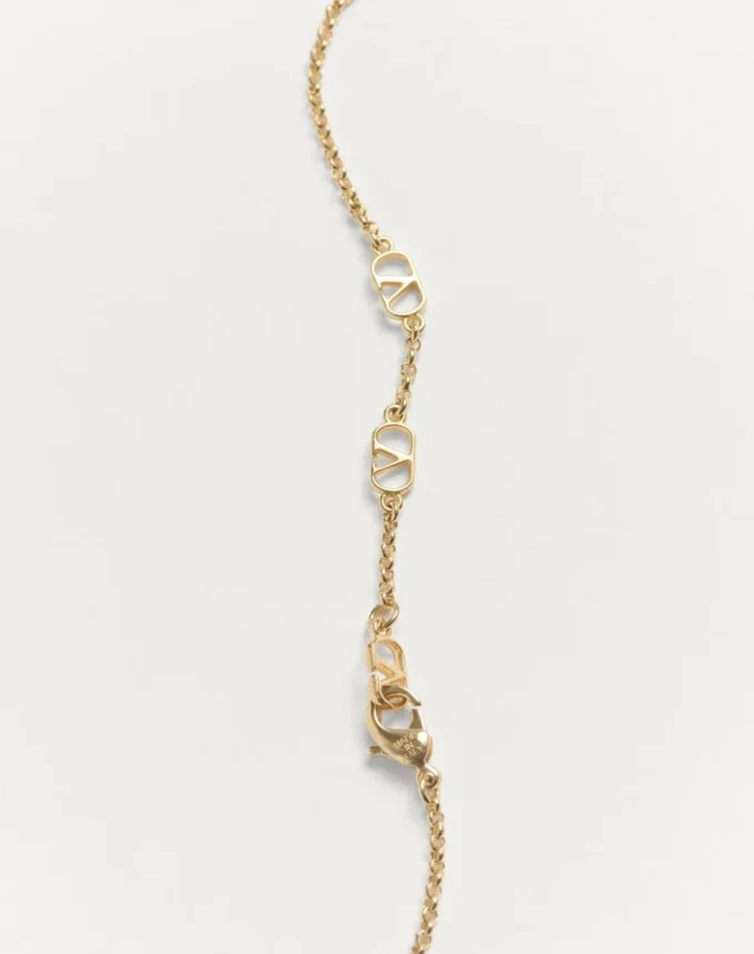 Collier ovale en métal