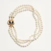 Collier ovale en métal, émail, perles et cristaux Swarovski® Collier ovale en métal, émail, perles et cristaux Swarovski®