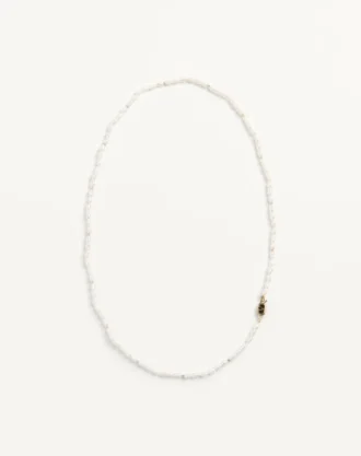 Collier ovale en métal, perles et émail Collier ovale en métal, perles et émail